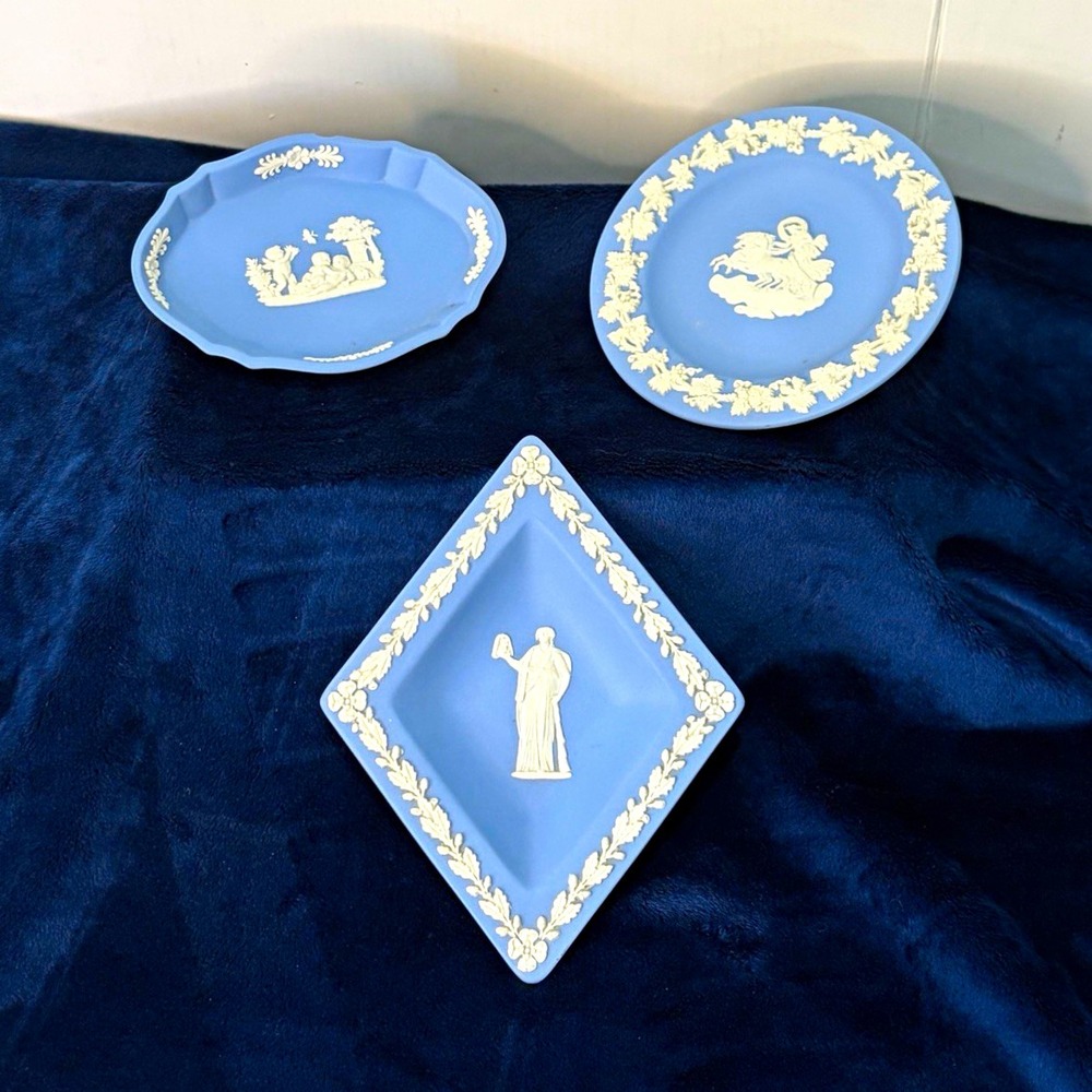 Wedgwood Blue Jasperware 3pc Lot Diamond Round Scalloped Dishes Plates Vintage